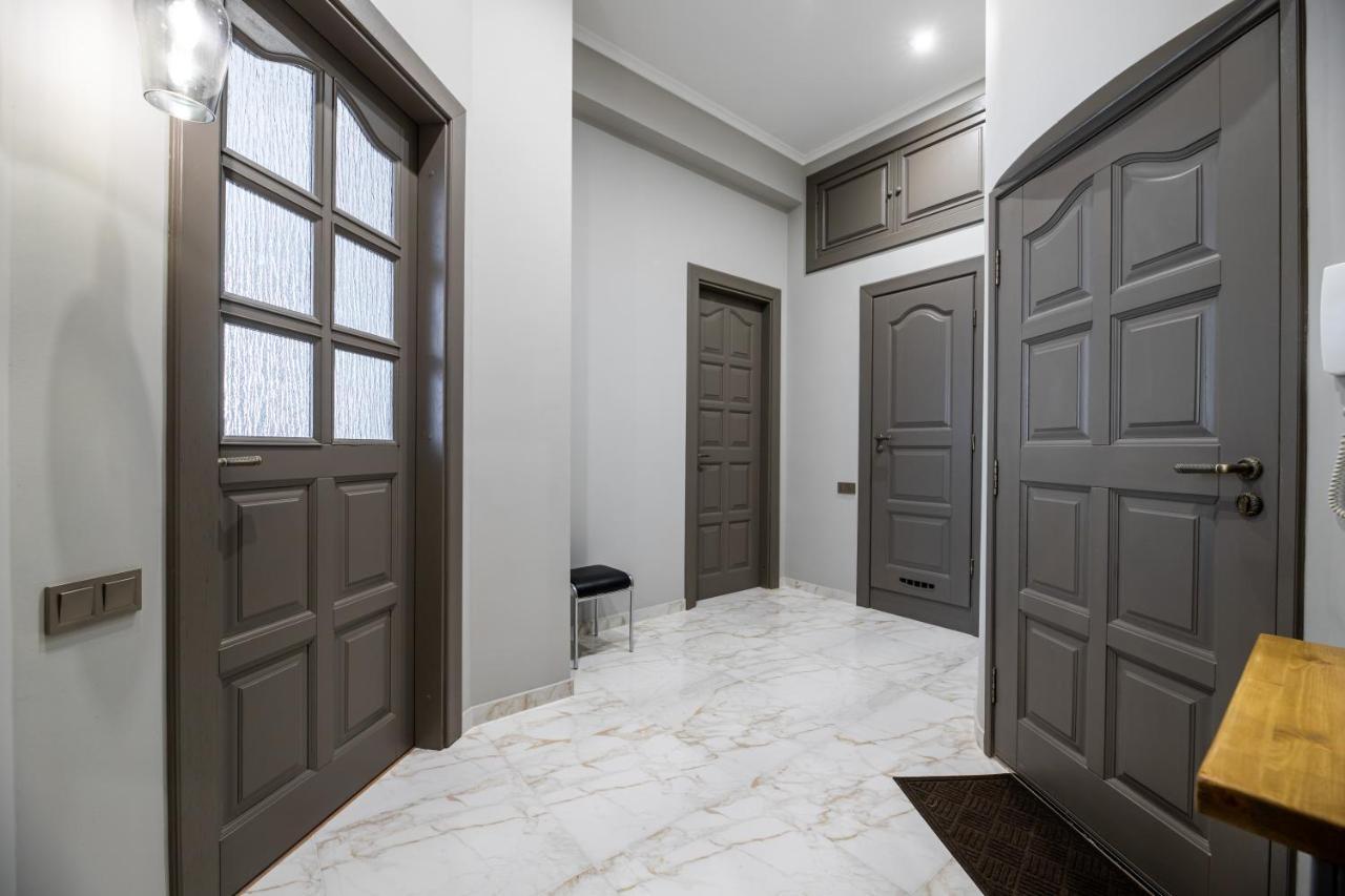 3 Room Apartments On Galytska Lviv Extérieur photo