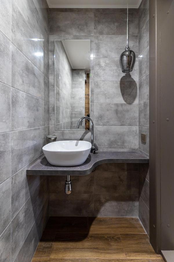 3 Room Apartments On Galytska Lviv Extérieur photo