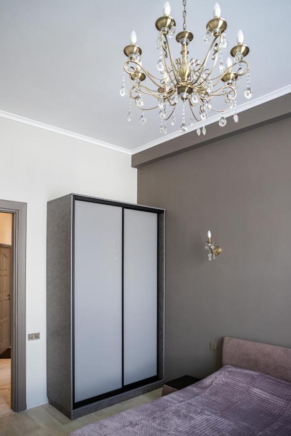 3 Room Apartments On Galytska Lviv Extérieur photo